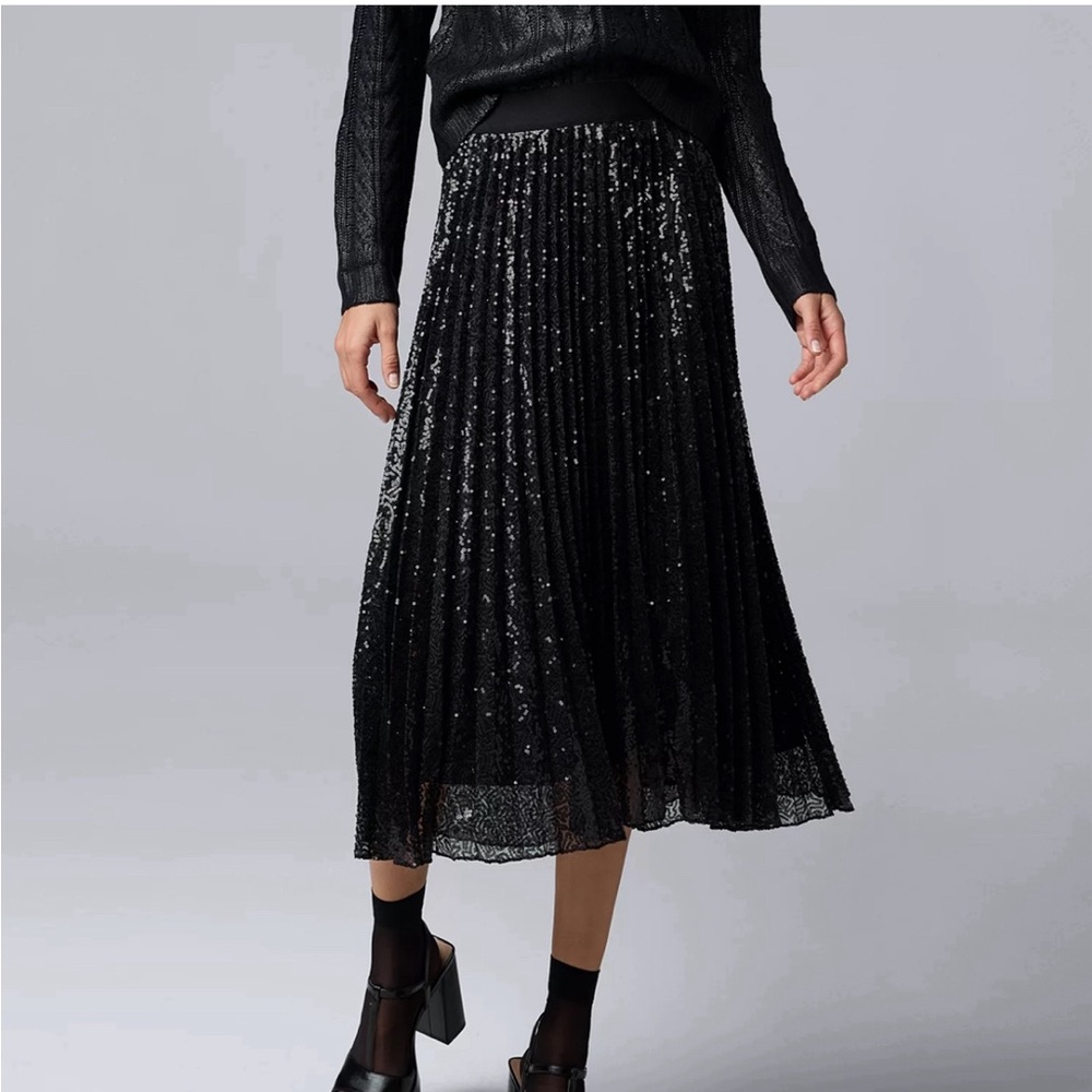 Simply ©️©️©️Vera Wang Black Sequin Skirt